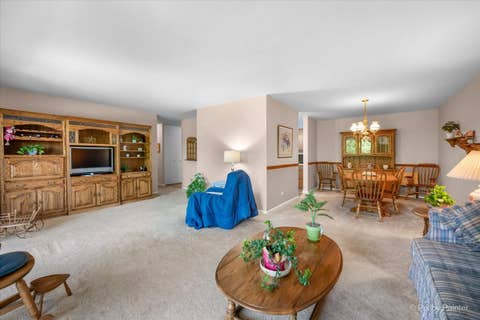 Tiny photo for 1605 E Central Road #301A, Arlington Heights, IL 60005 (MLS # 12717731)