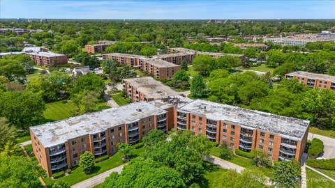 Tiny photo for 1605 E Central Road #301A, Arlington Heights, IL 60005 (MLS # 12717731)