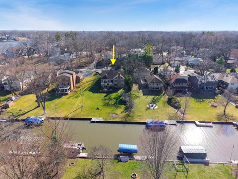 Tiny photo for 26811 N Oakdale Lane, Mundelein, IL 60060 (MLS # 12624914)