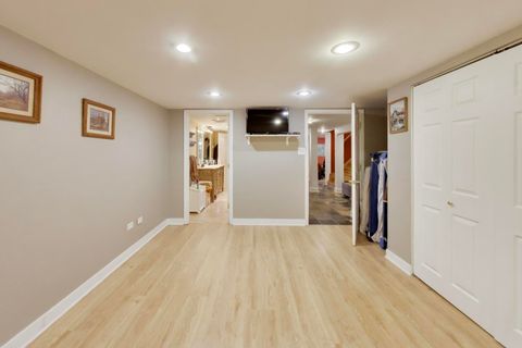 Tiny photo for 26811 N Oakdale Lane, Mundelein, IL 60060 (MLS # 12624914)