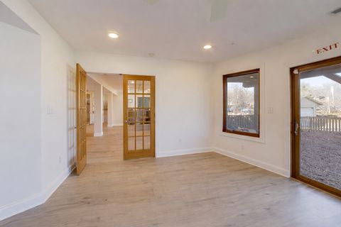 Tiny photo for 26811 N Oakdale Lane, Mundelein, IL 60060 (MLS # 12624914)