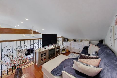 Tiny photo for 26811 N Oakdale Lane, Mundelein, IL 60060 (MLS # 12624914)