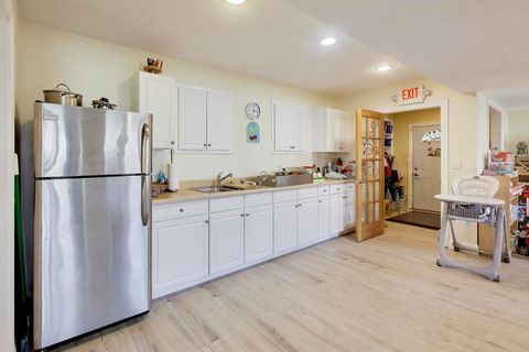 Tiny photo for 26811 N Oakdale Lane, Mundelein, IL 60060 (MLS # 12624914)