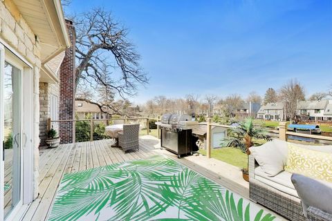 Tiny photo for 26811 N Oakdale Lane, Mundelein, IL 60060 (MLS # 12624914)