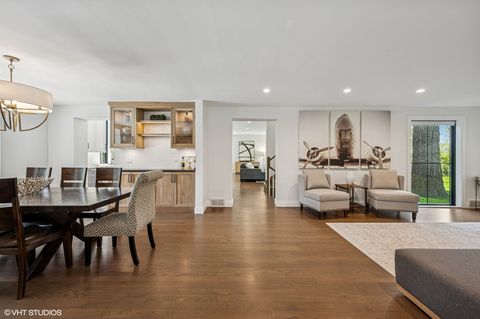 Tiny photo for 1933 Ridgewood Lane W, Glenview, IL 60025 (MLS # 12492067)