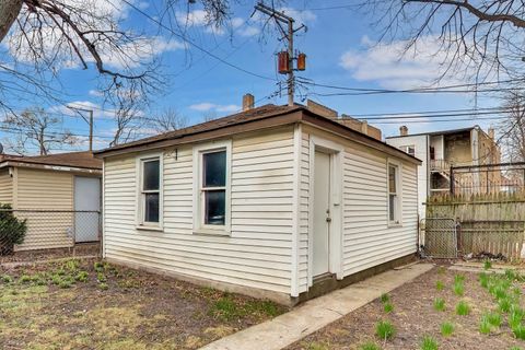 Tiny photo for 28 N Lockwood Avenue, Chicago, IL 60644 (MLS # 12603641)