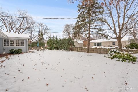 Tiny photo for 145 Sherwood Drive, Cary, IL 60013 (MLS # 12528529)