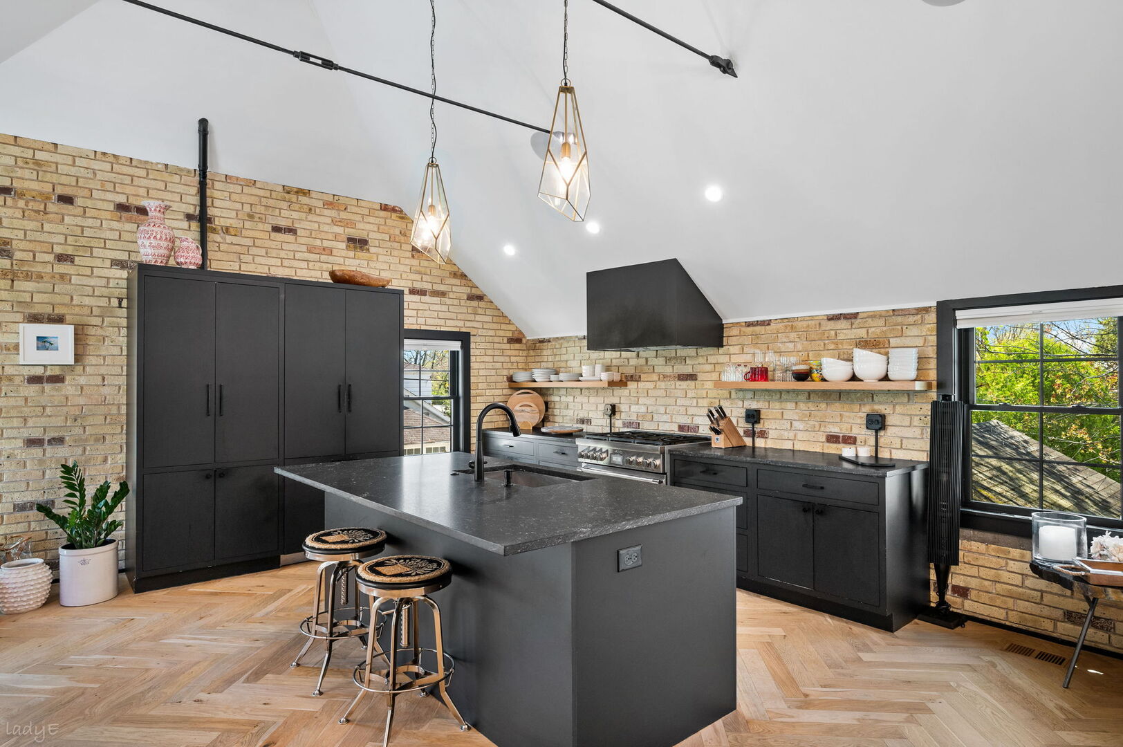 1619 McGovern Avenue