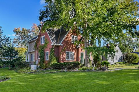 Tiny photo for 505 S Knollwood Drive, Wheaton, IL 60187 (MLS # 12479068)