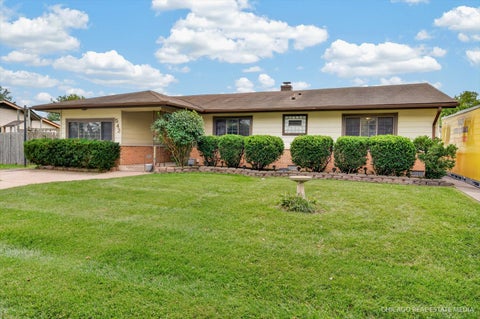 Photo of 543 Germaine Lane, Elk Grove Village, IL 60007 (MLS # 12770280)