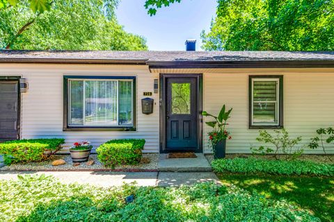 Tiny photo for 725 Russet Lane, Streamwood, IL 60107 (MLS # 12667835)
