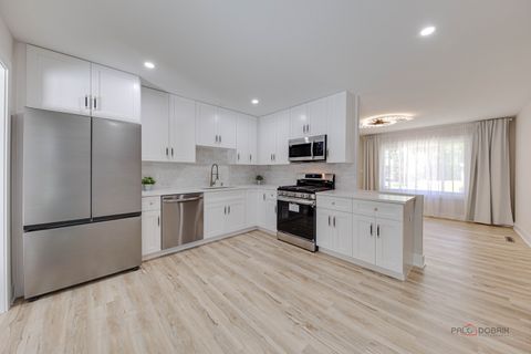 Tiny photo for 725 Russet Lane, Streamwood, IL 60107 (MLS # 12667835)