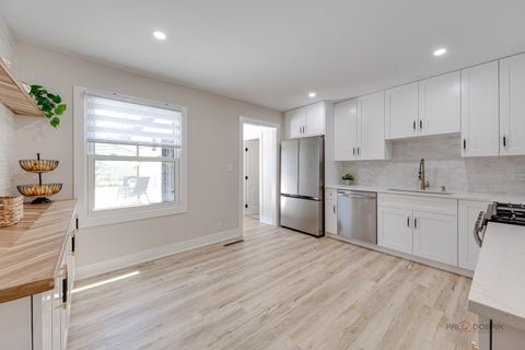 Tiny photo for 725 Russet Lane, Streamwood, IL 60107 (MLS # 12667835)