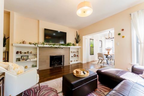 Tiny photo for 5500 N Glenwood Avenue #1, Chicago, IL 60640 (MLS # 12640078)