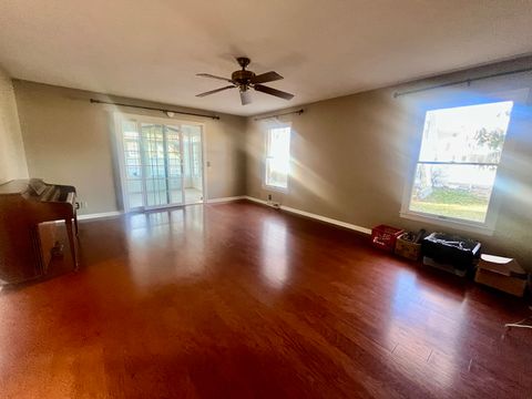 Tiny photo for 209 Baker Drive, Metropolis, IL 62960 (MLS # 12551519)