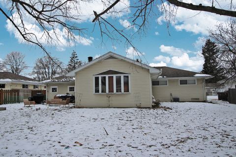 Tiny photo for 33 Johnathan Road, Lake Zurich, IL 60047 (MLS # 12540029)