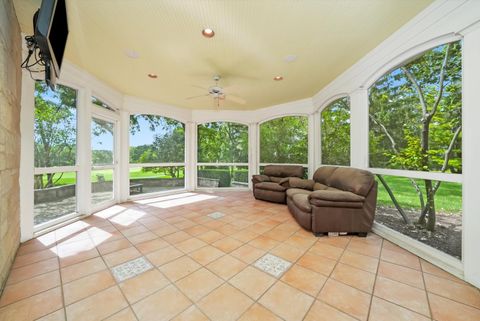 Tiny photo for 1 Kensington Drive, North Barrington, IL 60010 (MLS # 12447222)