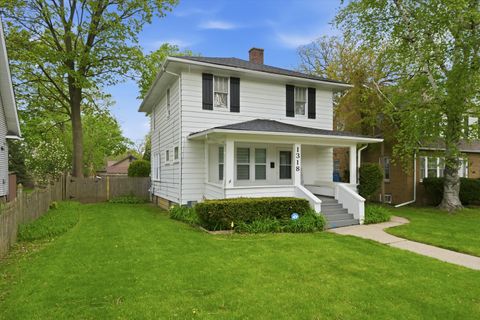Photo of 1318 N Jackson Street, Waukegan, IL 60085 (MLS # 12637277)