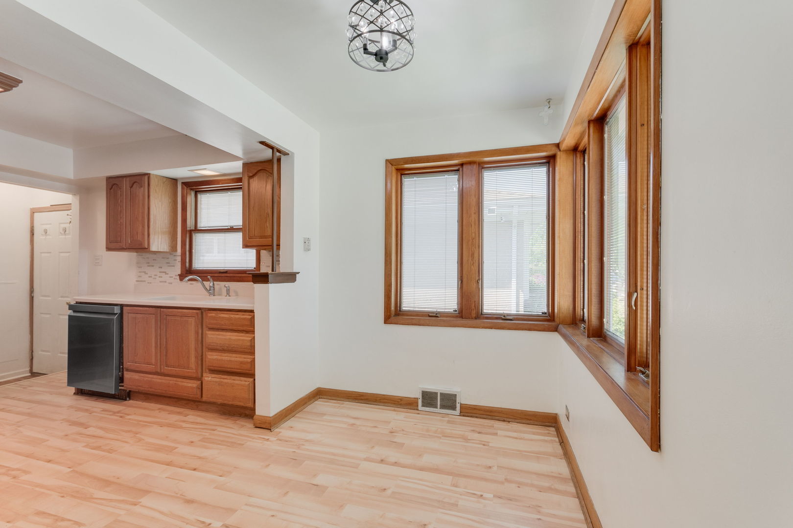 4605 Jerome Avenue