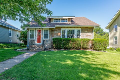 Photo of 2124 Highland Avenue, Davenport, IA 52803 (MLS # 12678960)