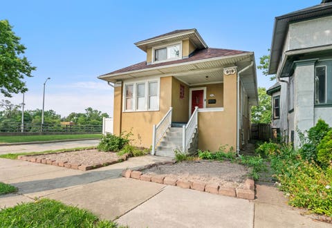 Tiny photo for 919 S Highland Avenue, Oak Park, IL 60304 (MLS # 12730175)