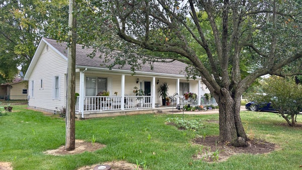 904 N EMMA ST, WEST FRANKFORT, IL 62896 - Image 2e918a13ebccf5af0f120d0e85e026a3/3015429262