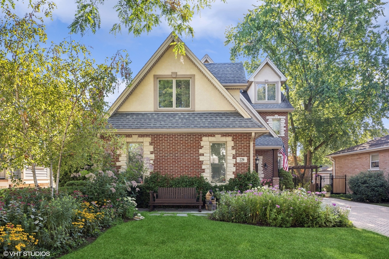229 9th Avenue