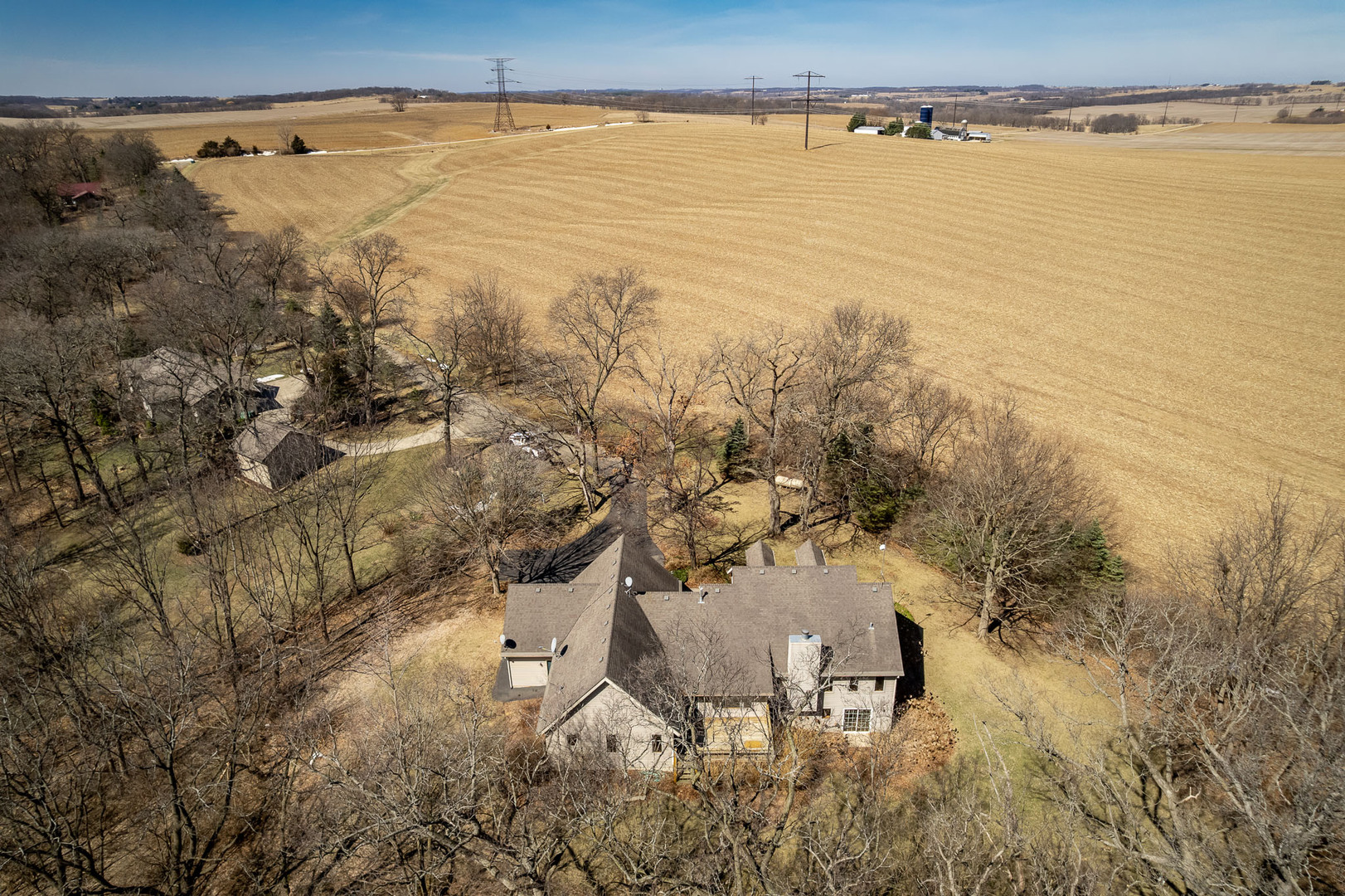 261 W Red Tail Lane
