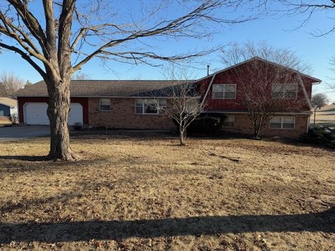 Photo of 8 Pine Ridge Lane, Geneseo, IL 61254 (MLS # 12552779)