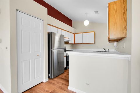 Tiny photo for 1309 Coldspring Road #1309, Carol Stream, IL 60188 (MLS # 12492019)