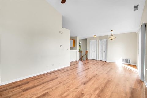 Tiny photo for 1309 Coldspring Road #1309, Carol Stream, IL 60188 (MLS # 12492019)