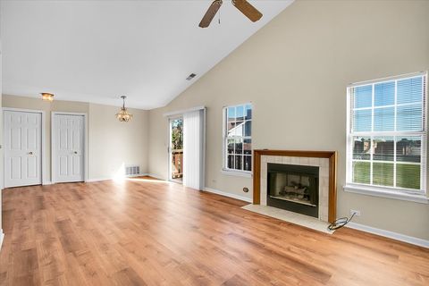 Tiny photo for 1309 Coldspring Road #1309, Carol Stream, IL 60188 (MLS # 12492019)