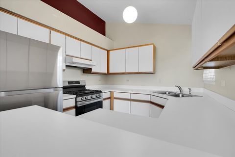 Tiny photo for 1309 Coldspring Road #1309, Carol Stream, IL 60188 (MLS # 12492019)