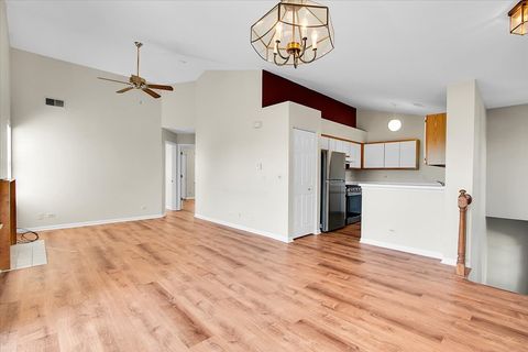 Tiny photo for 1309 Coldspring Road #1309, Carol Stream, IL 60188 (MLS # 12492019)