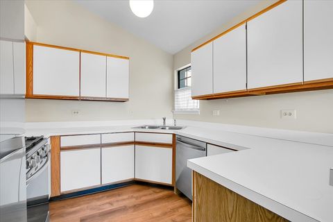 Tiny photo for 1309 Coldspring Road #1309, Carol Stream, IL 60188 (MLS # 12492019)