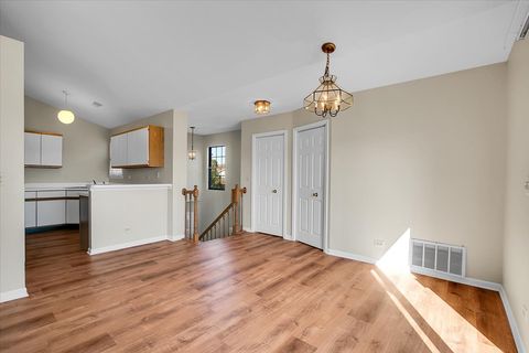Tiny photo for 1309 Coldspring Road #1309, Carol Stream, IL 60188 (MLS # 12492019)