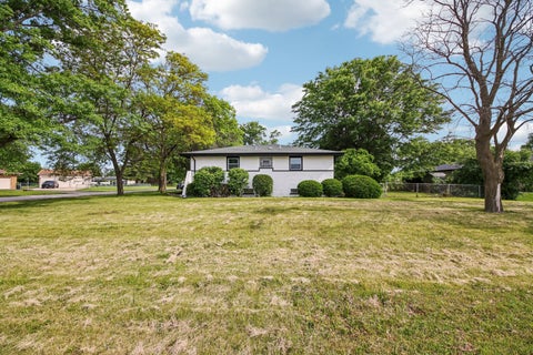Tiny photo for 15725 New England Avenue, Tinley Park, IL 60477 (MLS # 12699369)