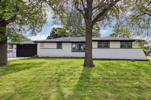 Tiny photo for 15725 New England Avenue, Tinley Park, IL 60477 (MLS # 12699369)