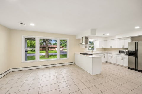 Tiny photo for 15725 New England Avenue, Tinley Park, IL 60477 (MLS # 12699369)