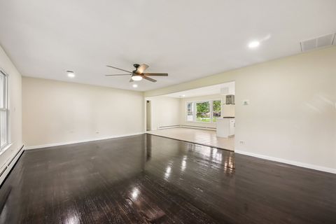 Tiny photo for 15725 New England Avenue, Tinley Park, IL 60477 (MLS # 12699369)