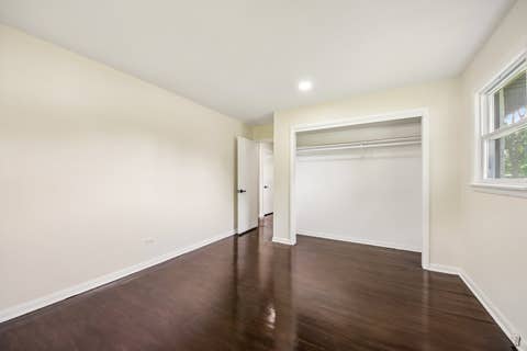 Tiny photo for 15725 New England Avenue, Tinley Park, IL 60477 (MLS # 12699369)