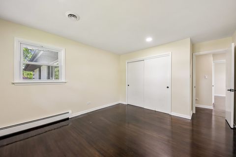 Tiny photo for 15725 New England Avenue, Tinley Park, IL 60477 (MLS # 12699369)