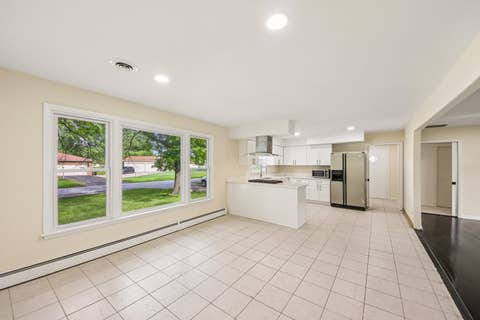 Tiny photo for 15725 New England Avenue, Tinley Park, IL 60477 (MLS # 12699369)