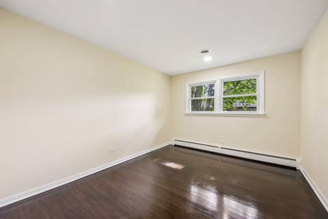 Tiny photo for 15725 New England Avenue, Tinley Park, IL 60477 (MLS # 12699369)