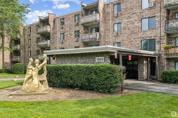 1840 N DELANY RD APT 413, GURNEE, IL 60031 - Image 2e9d8bfa9e97b3961105c81882eef3db/1391941289