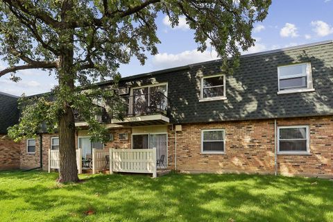 Tiny photo for 8427 W 99th Terrace #35-311, Palos Hills, IL 60465 (MLS # 12696185)