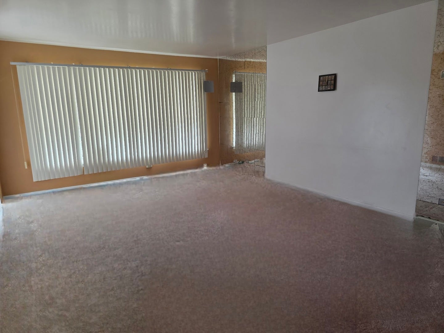 601 Yates Avenue - Photo 3