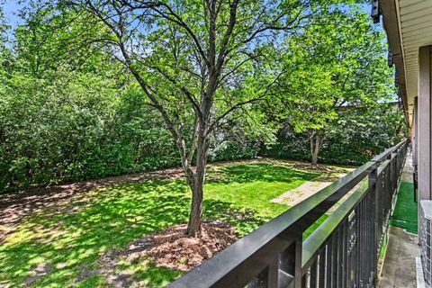 Tiny photo for 1833 FOUR LAKES Avenue #2D, Lisle, IL 60532 (MLS # 12683275)