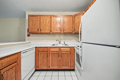 Tiny photo for 1833 FOUR LAKES Avenue #2D, Lisle, IL 60532 (MLS # 12683275)