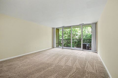 Tiny photo for 1833 FOUR LAKES Avenue #2D, Lisle, IL 60532 (MLS # 12683275)